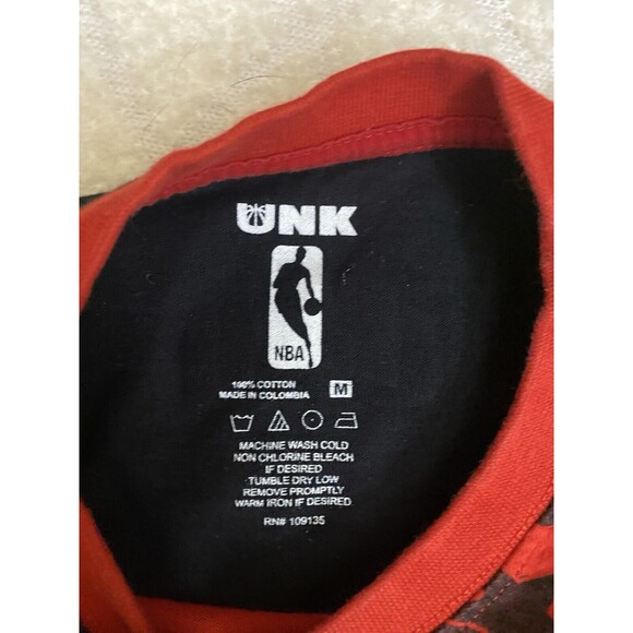 UNK Chicago Bulls Graphic Print 2 Sided Shirt NBA Red/blaxk Men’s Size Medium - Picture 12 of 14